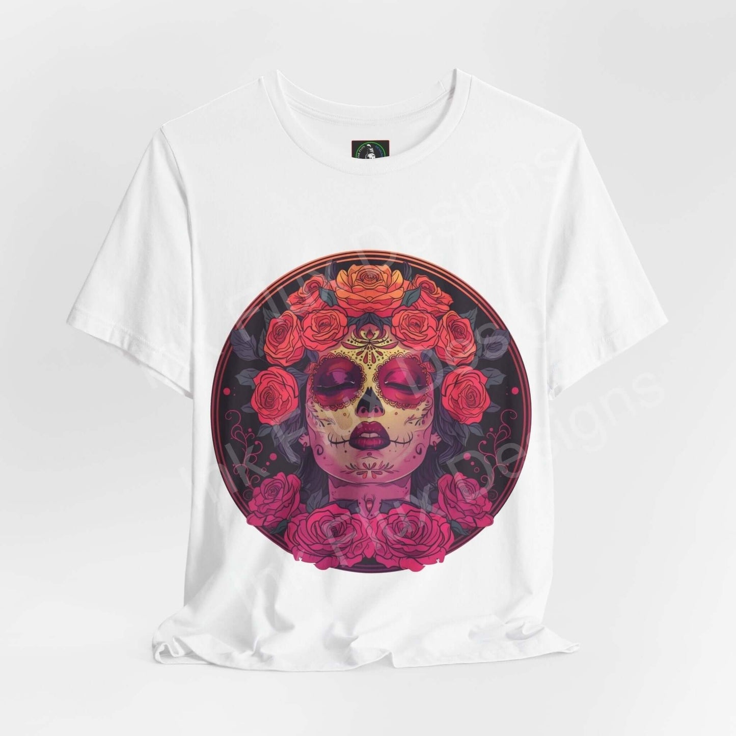 Graphic tee featuring Day of the Dead-inspired artwork with vibrant roses and sugar skull design, ideal for DÃa de Muertos celebrations.