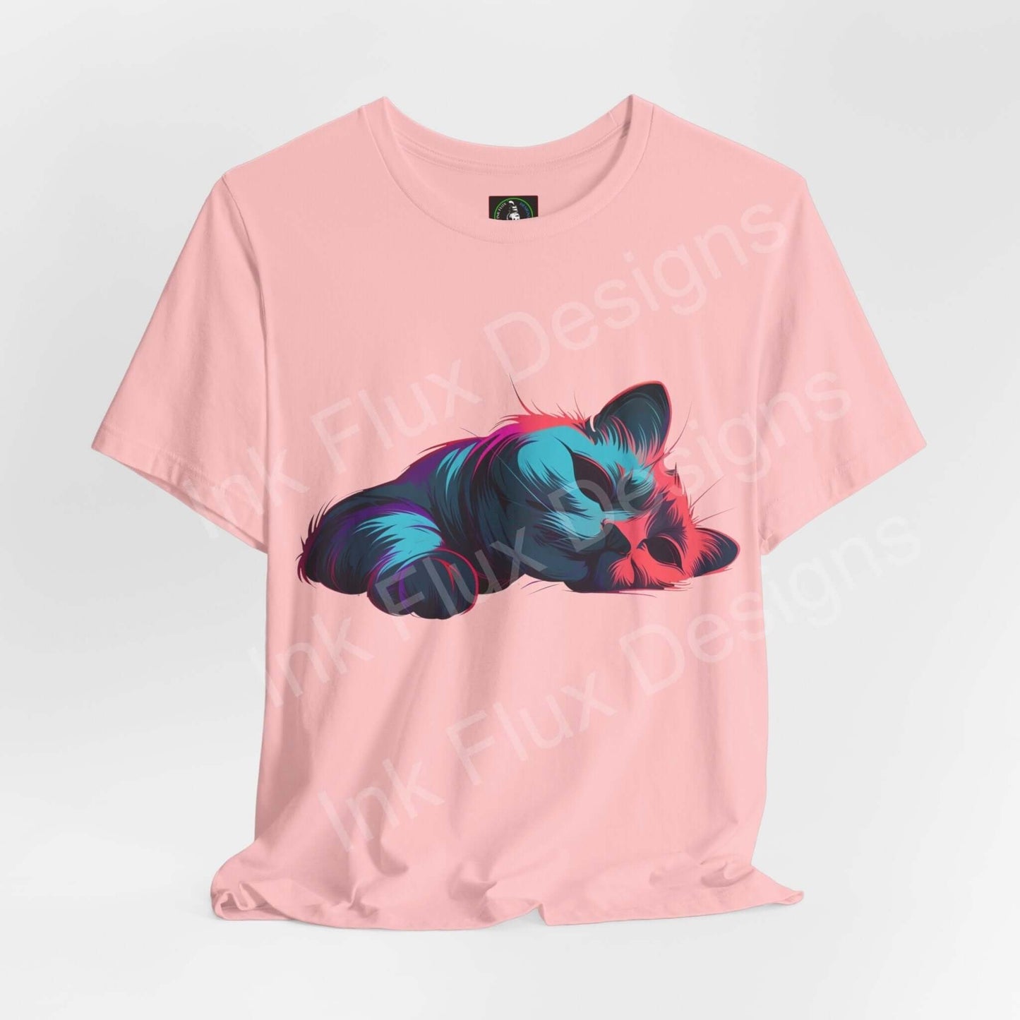 Stylish pink unisex T-shirt with vibrant graphic cat design, ideal for cat enthusiasts and fashionable clothing.