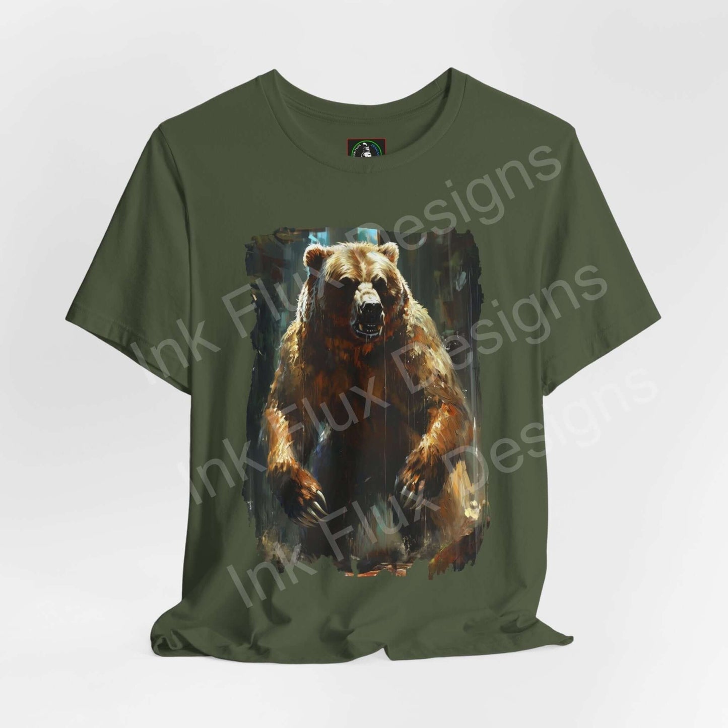 Unisex green T-shirt with graphic print of a Kodiak bear, combining comfort and style, perfect for spirit animal enthusiasts.